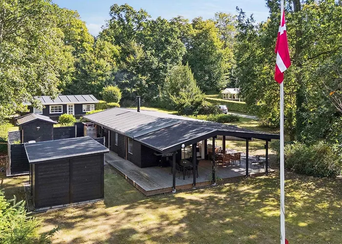 Modernised Near Woods And Semesterbostad